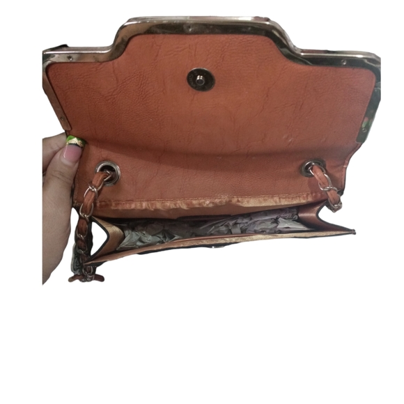 Yoki Handbag - Picture 6 of 8